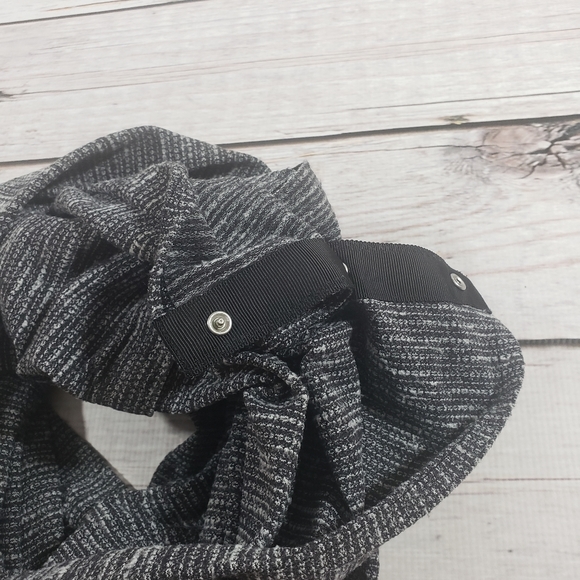 Lululemon gray and black snap infinity scarf - Picture 7 of 7